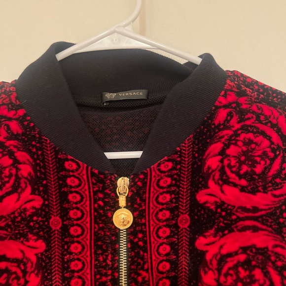 Versace Sweater - Picture 6 of 7